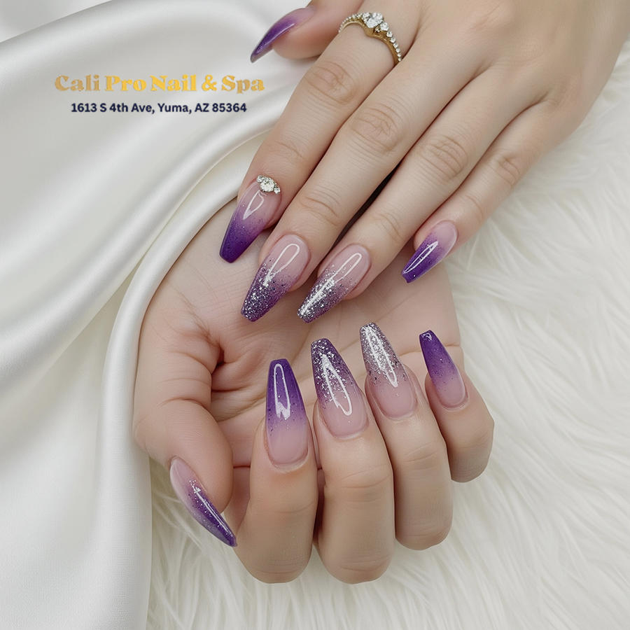 Trendy nail colors